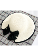 Elegantiška skrybėlė su kaspinu